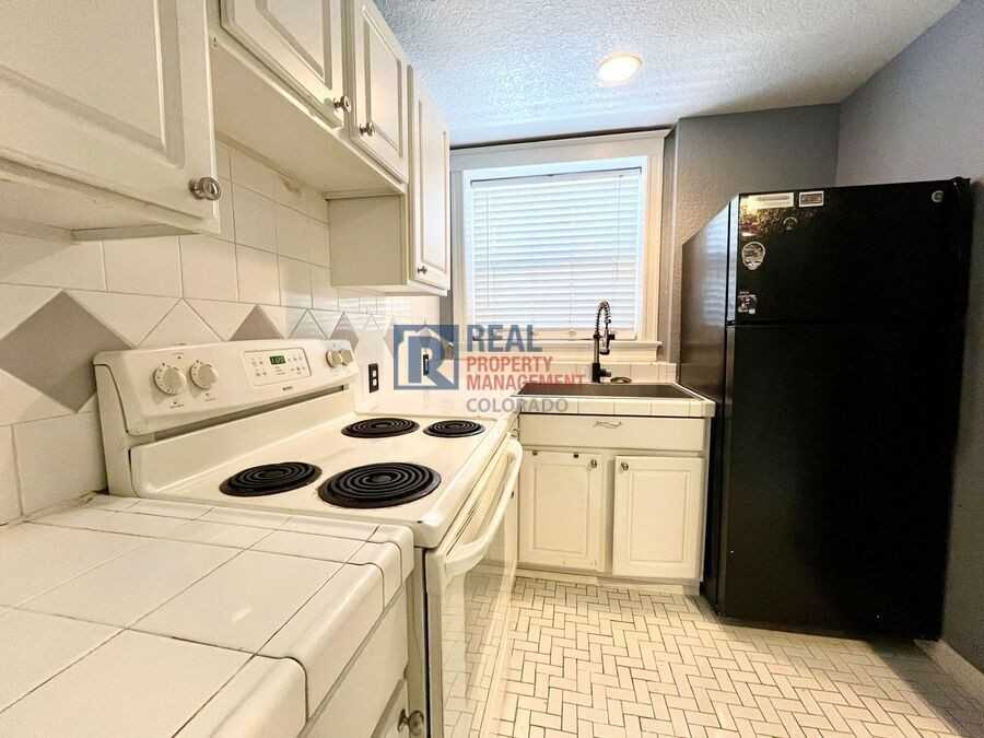 215 E 11th Ave #A2 - Photo 5 of 10