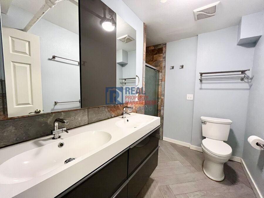 561 1/2 S Ogden St - Photo 6 of 10