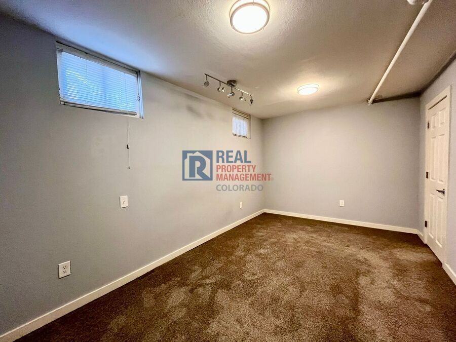 561 1/2 S Ogden St - Photo 7 of 10