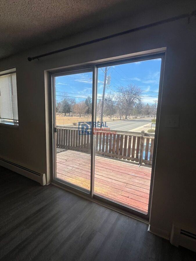 1303 Coffman St #4 - Photo 5 of 18