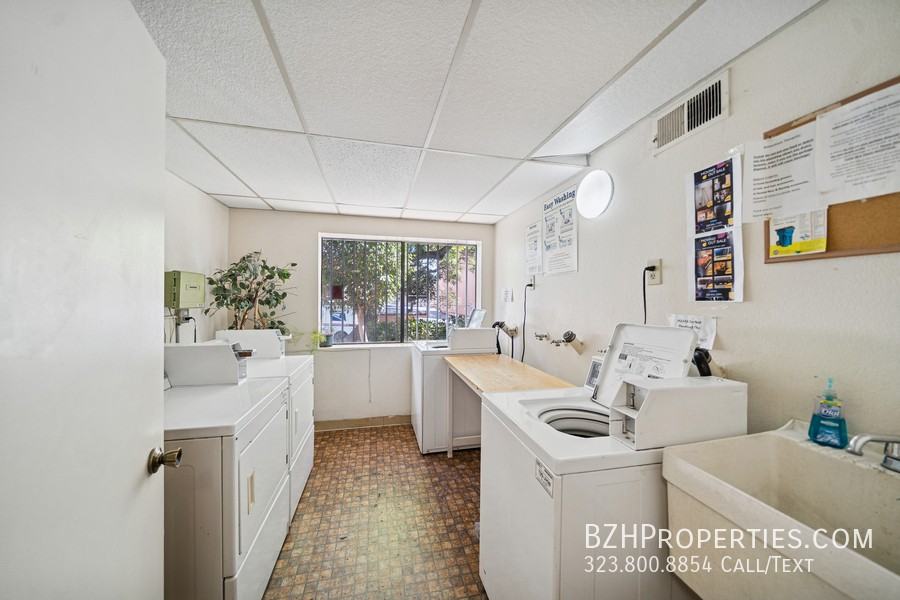 1519 N Martel Ave #211 - Photo 5 of 8