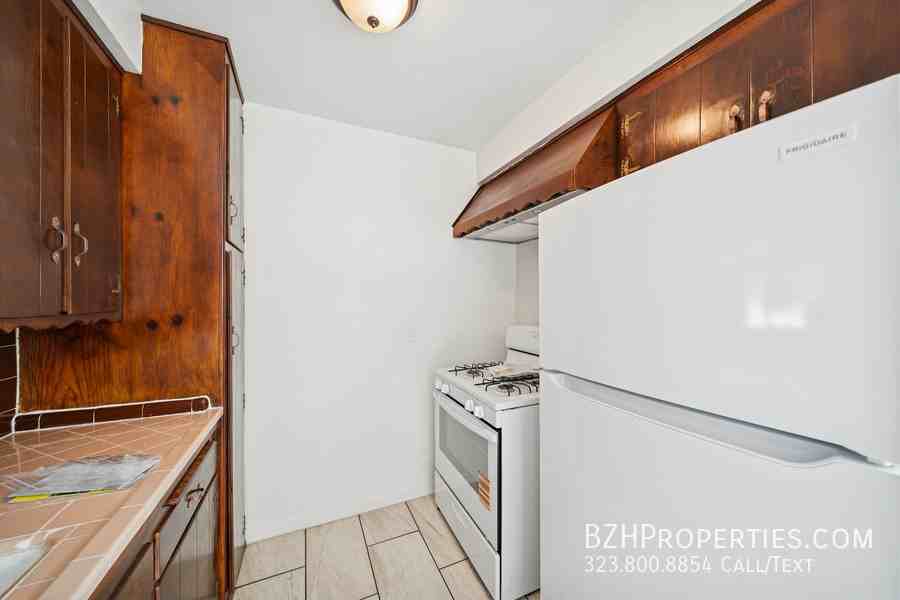 5319 Vantage Ave #5B - Photo 4 of 11