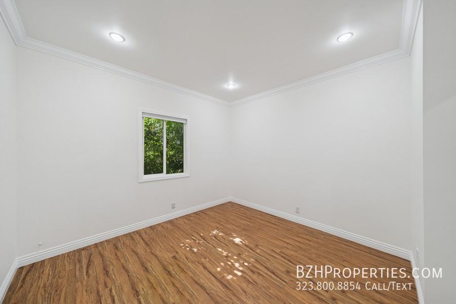 6680 De Longpre Ave #6680B - Photo 7 of 18