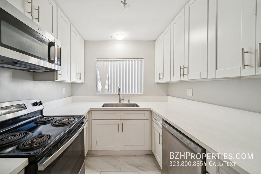 326 S Serrano Ave #4 - Photo 3 of 12
