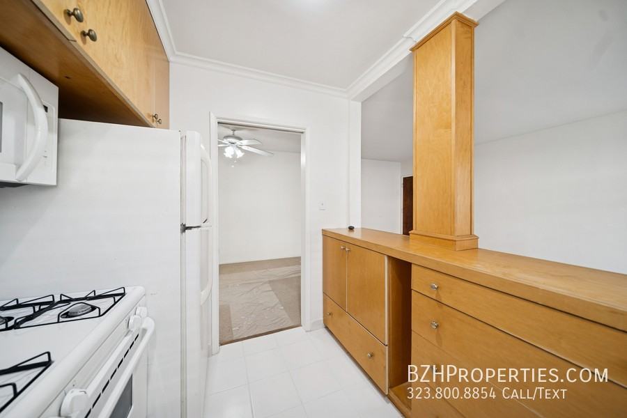 8442 Blackburn Ave #8 - Photo 5 of 15