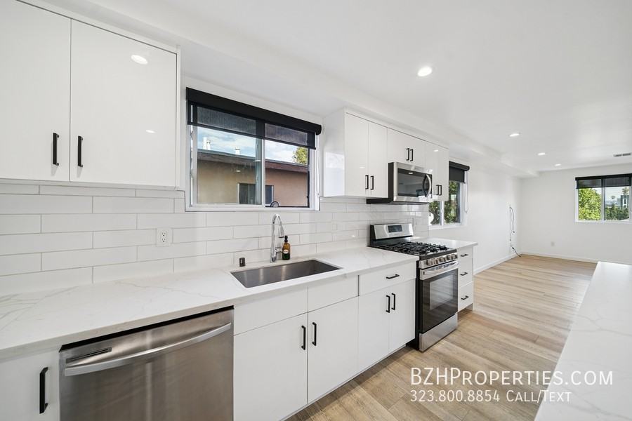 837 1/2 N Harvard Blvd #837B - Photo 3 of 18