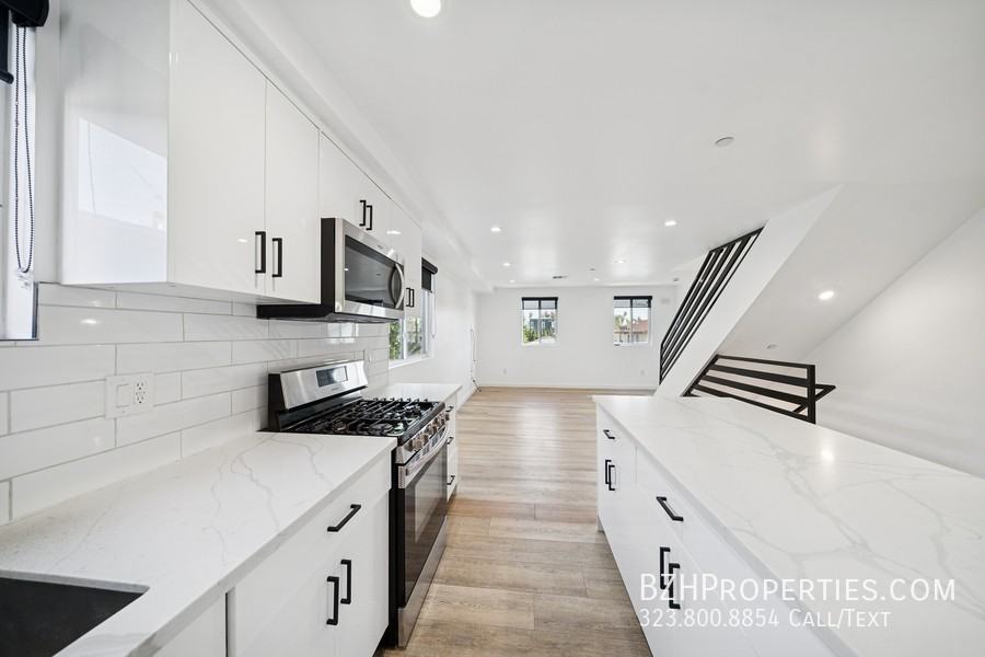 837 1/2 N Harvard Blvd #837B - Photo 4 of 18