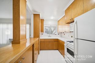 8442 Blackburn Ave #8B - Photo 1 of 1