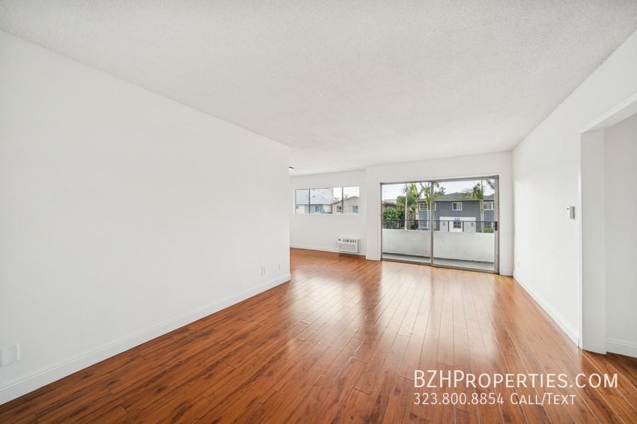 1050 S Wooster St #3