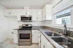 3652 Carmona Ave #6A - Photo 1 of 1