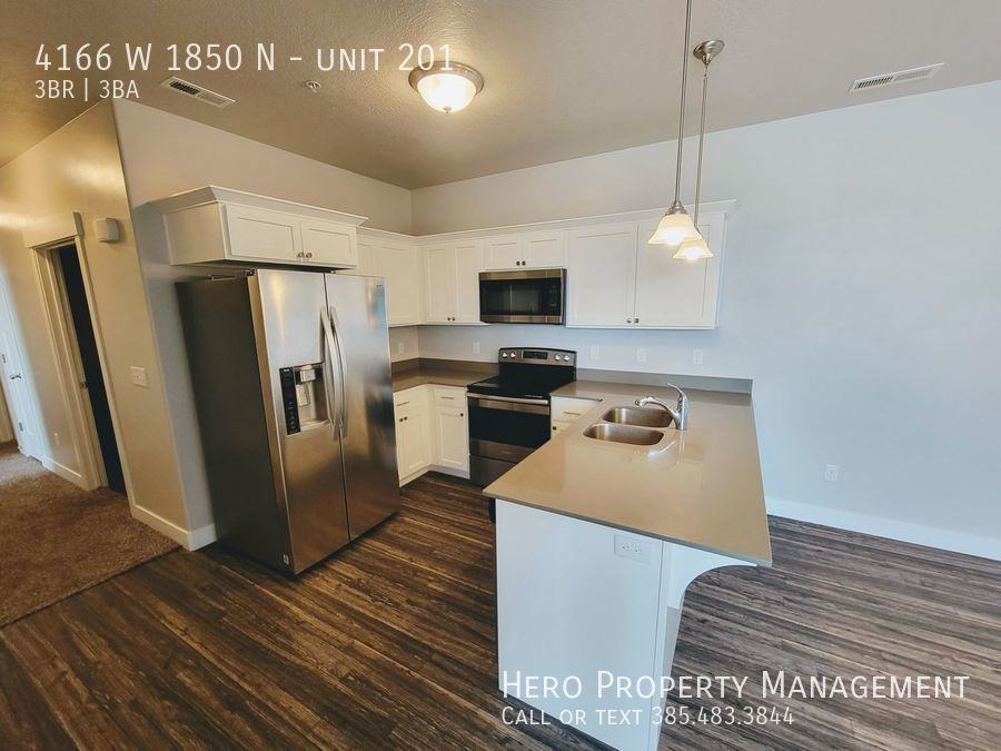 4166 W 1850 N #201 - Photo 4 of 23