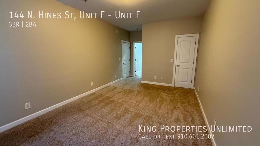 144 N Hines St #F - Photo 4 of 19
