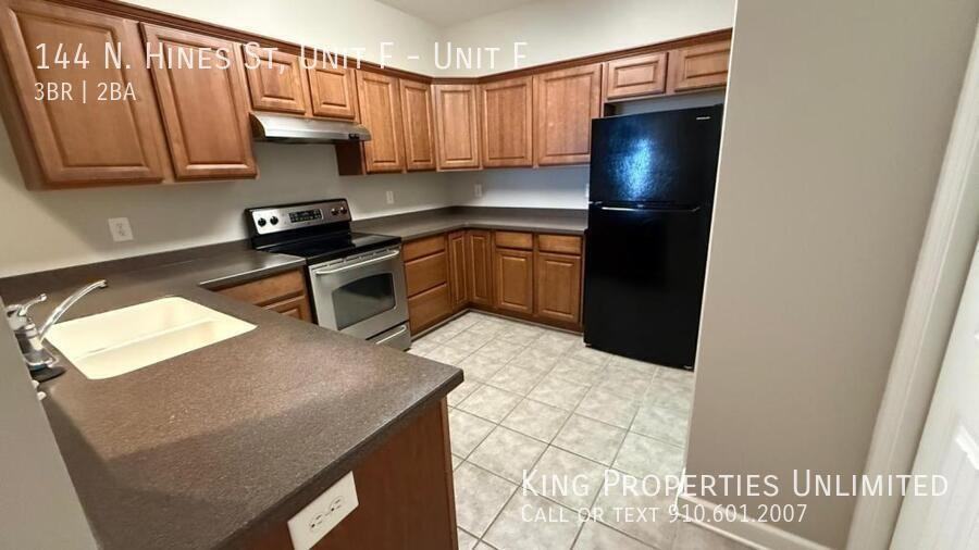 144 N Hines St #F - Photo 5 of 19