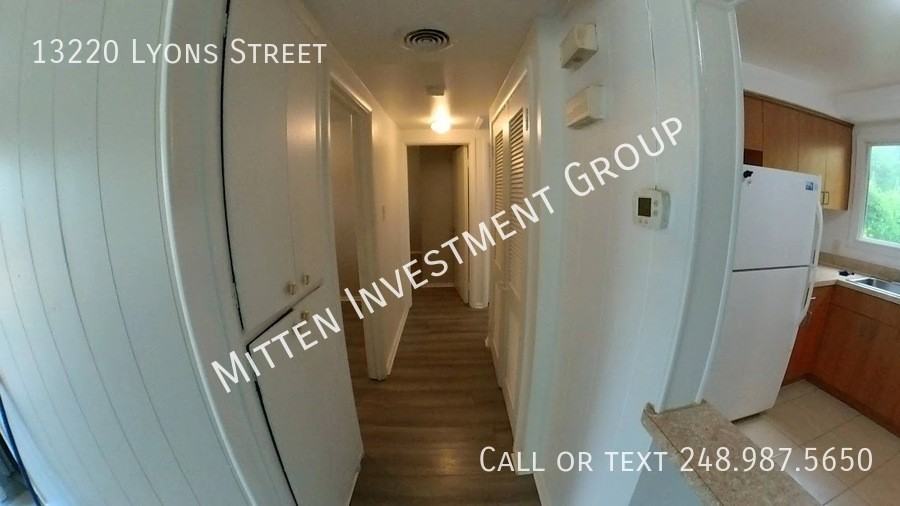 13220 Lyons St - Photo 6 of 11