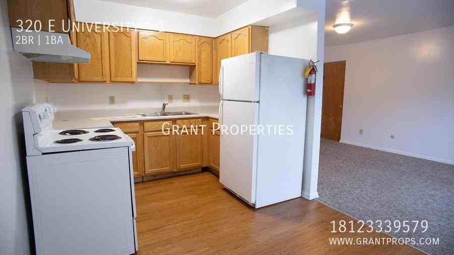 320 E University St #1 - Photo 4 of 12