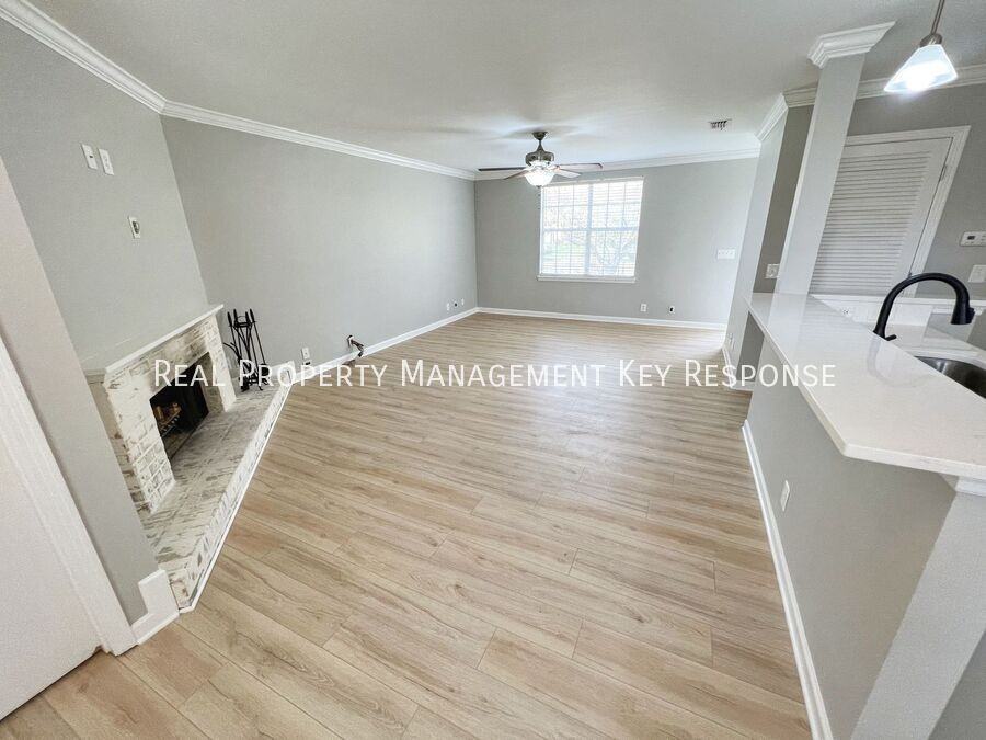 5076 Meta Dr - Photo 3 of 15