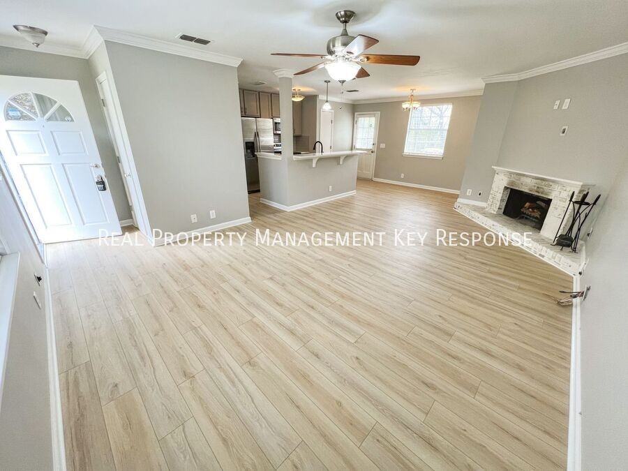 5076 Meta Dr - Photo 4 of 15