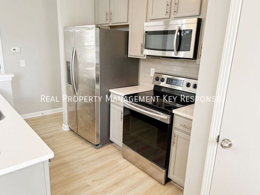 5076 Meta Dr - Photo 6 of 15