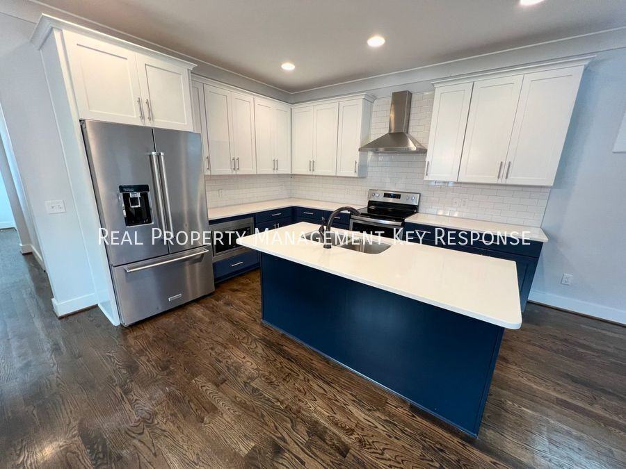 521A Basswood Ave - Photo 5 of 32