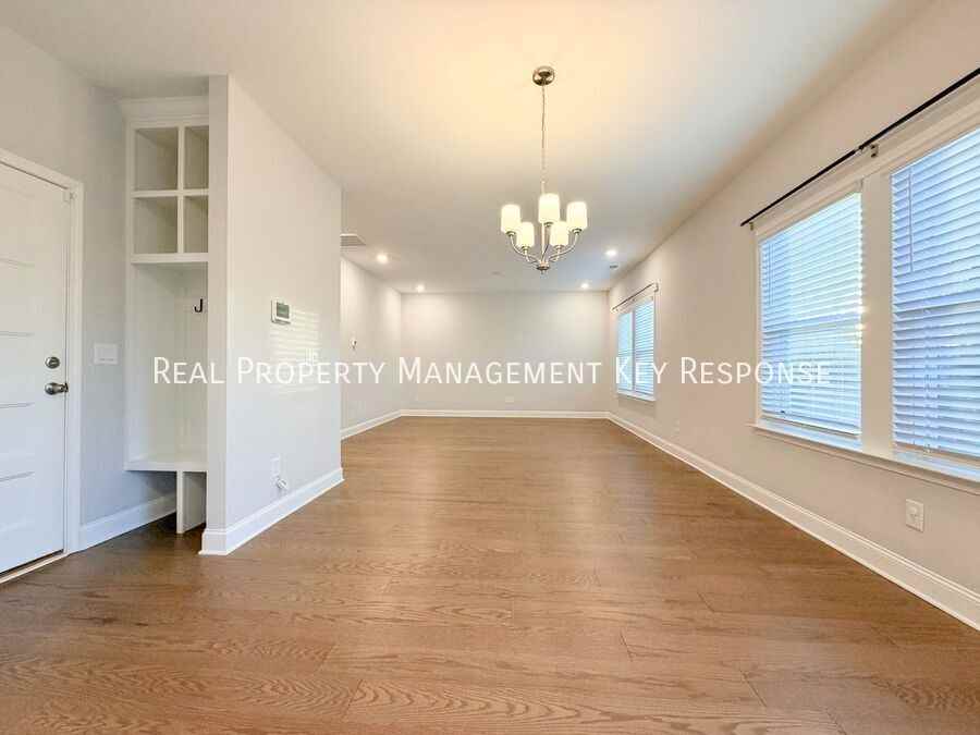 378 Triple Crown Cir - Photo 2 of 25