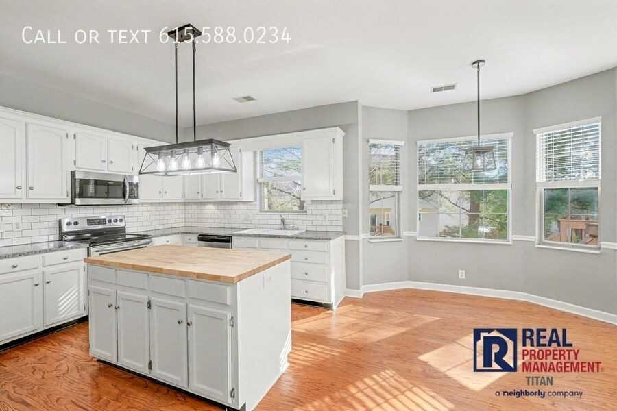 205 Seneca Ct - Photo 4 of 34