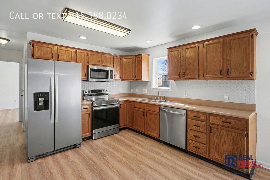 1505 Chapman Ln - Photo 7 of 31