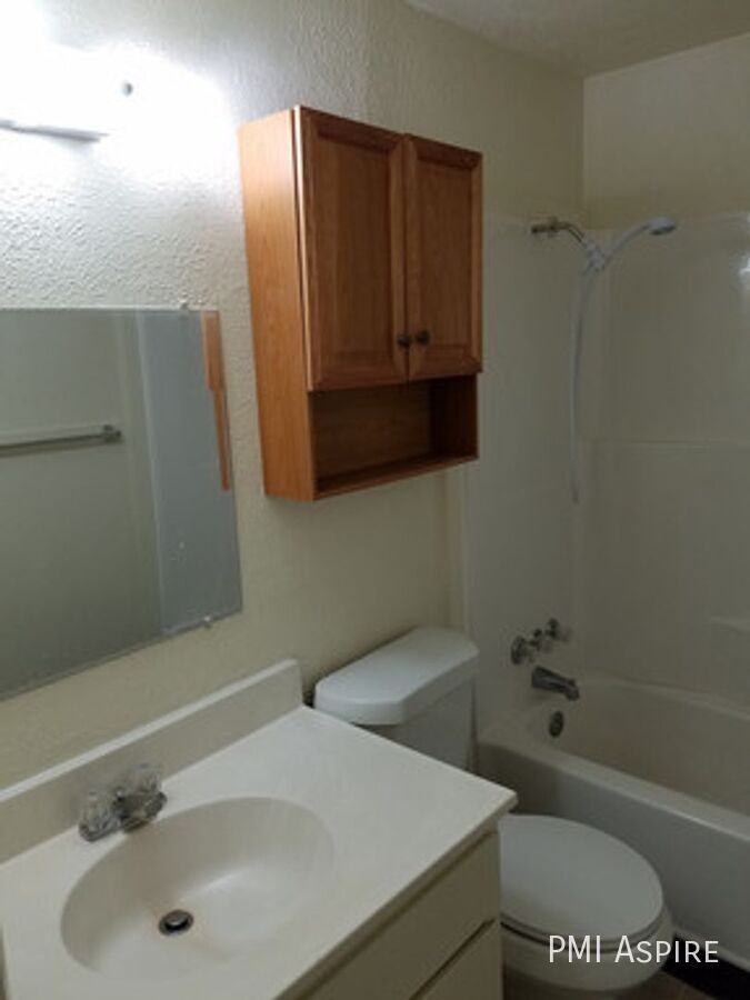 1060 17th Ave #1 - Photo 4 of 7