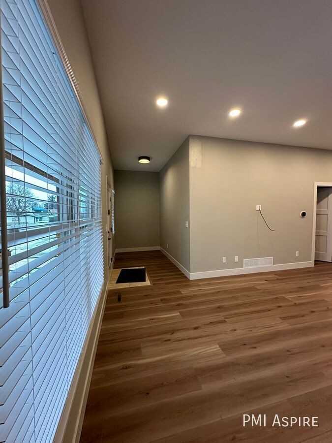 104A W Cleveland St - Photo 3 of 19