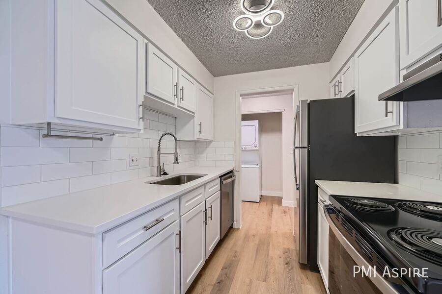 1357 Helena St #301 - Photo 6 of 41