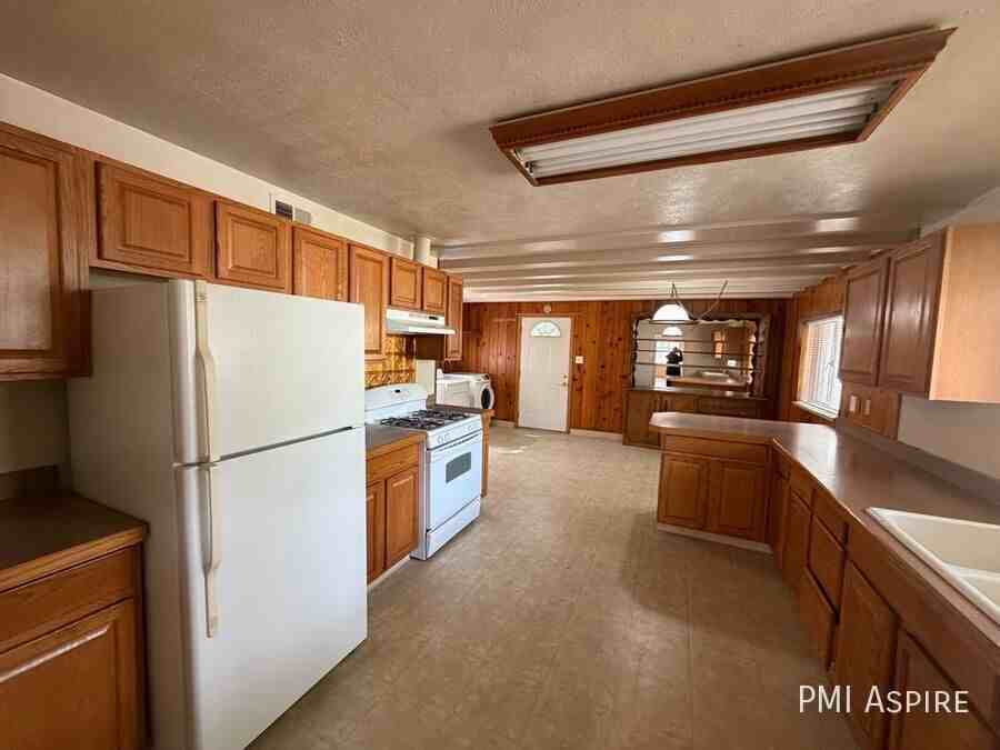 1337 Chase St #1339 - Photo 3 of 20