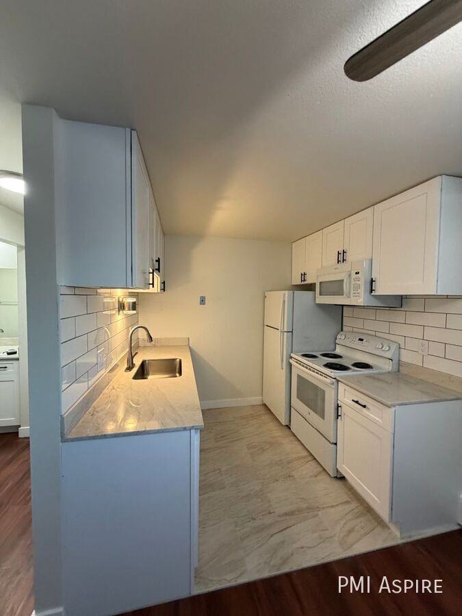 1060 Teller St #203 - Photo 2 of 11