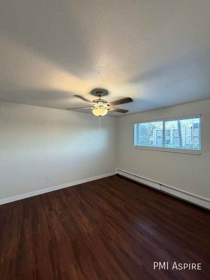 1060 Teller St #203 - Photo 7 of 11