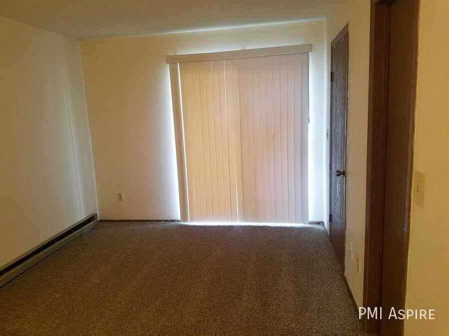 513 W Geneseo St #2 - Photo 5 of 7