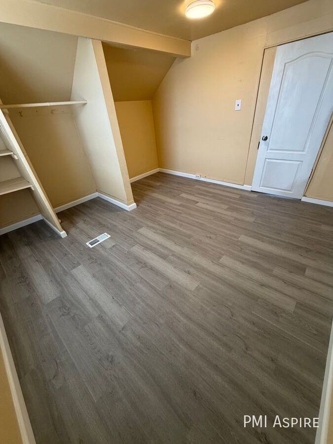 4663 Logan St - Photo 5 of 8