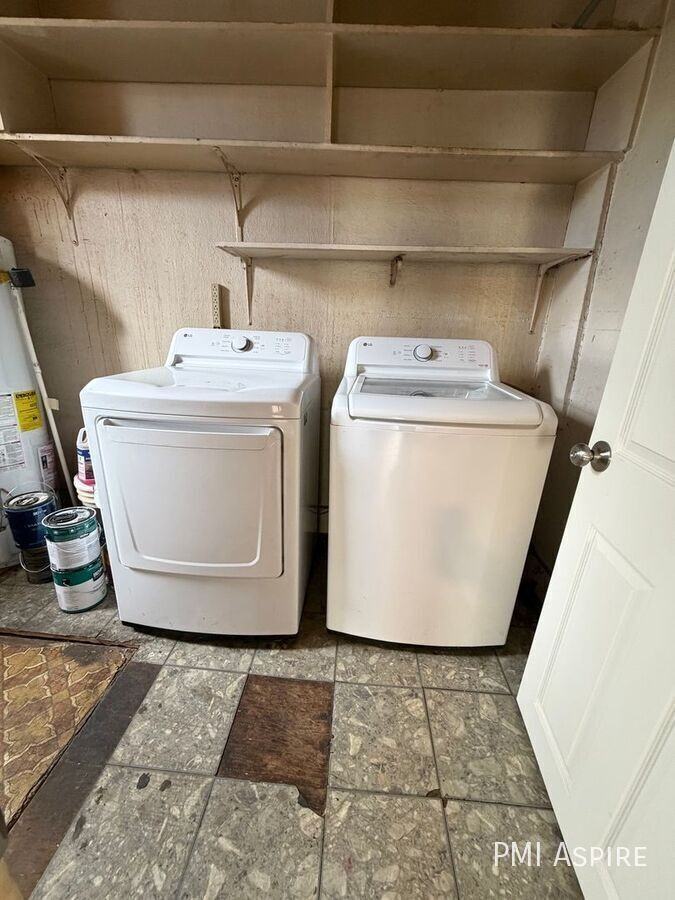 4663 Logan St - Photo 7 of 8