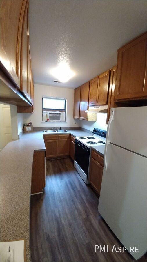 225 E 8th Ave Apt D8 - Photo 3 of 9