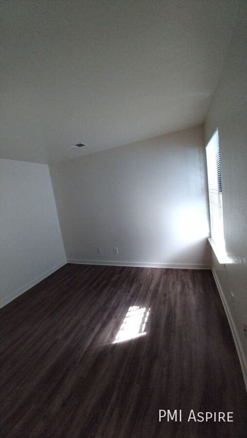 225 E 8th Ave Apt D8 - Photo 7 of 9