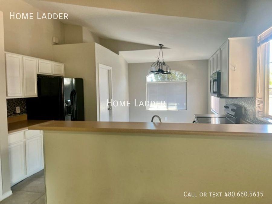 511 S Torrence - Photo 3 of 21