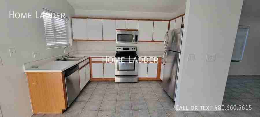 8339 W Elm St - Photo 3 of 19