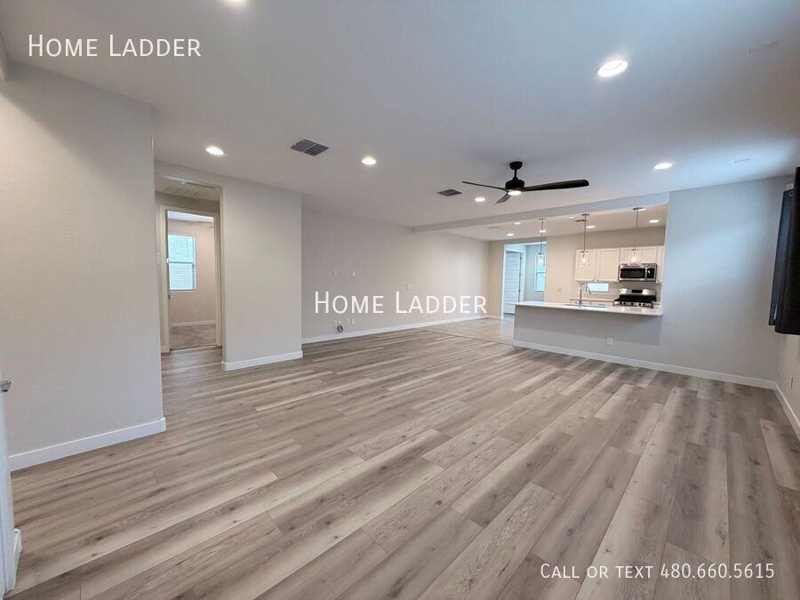 2881 E 27th Ave - Photo 3 of 24