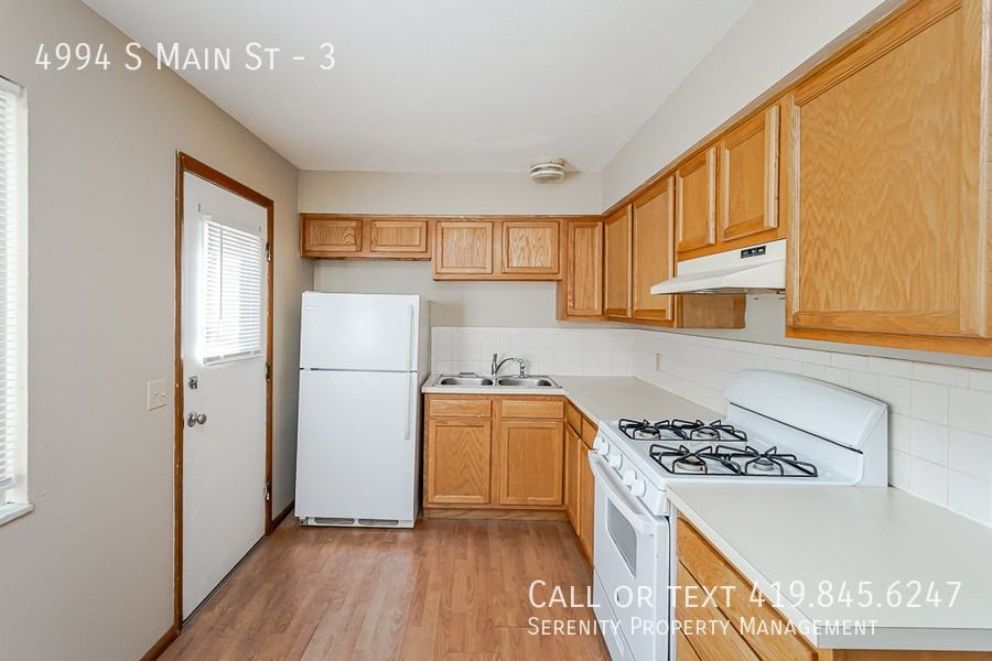 4994 Main St #3 - Photo 4 of 8