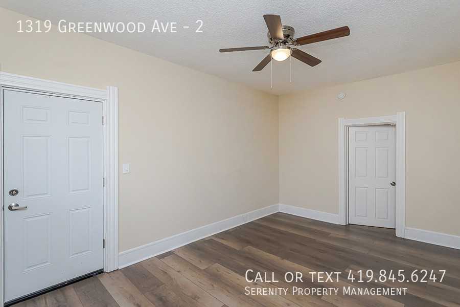 1319 Greenwood Ave #2 - Photo 4 of 12
