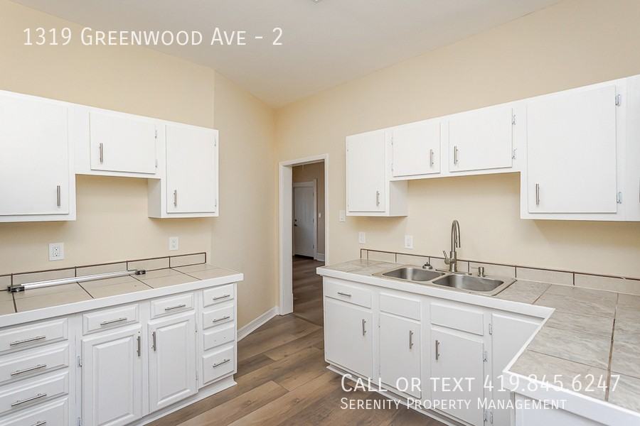 1319 Greenwood Ave #2 - Photo 6 of 12