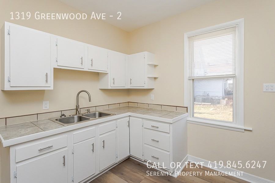 1319 Greenwood Ave #2 - Photo 7 of 12