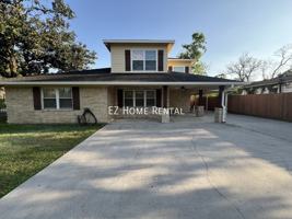 featured image of 1014 Roxella St