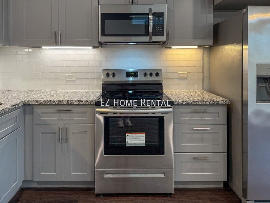 4939 Ambient Dr - Photo 3 of 24