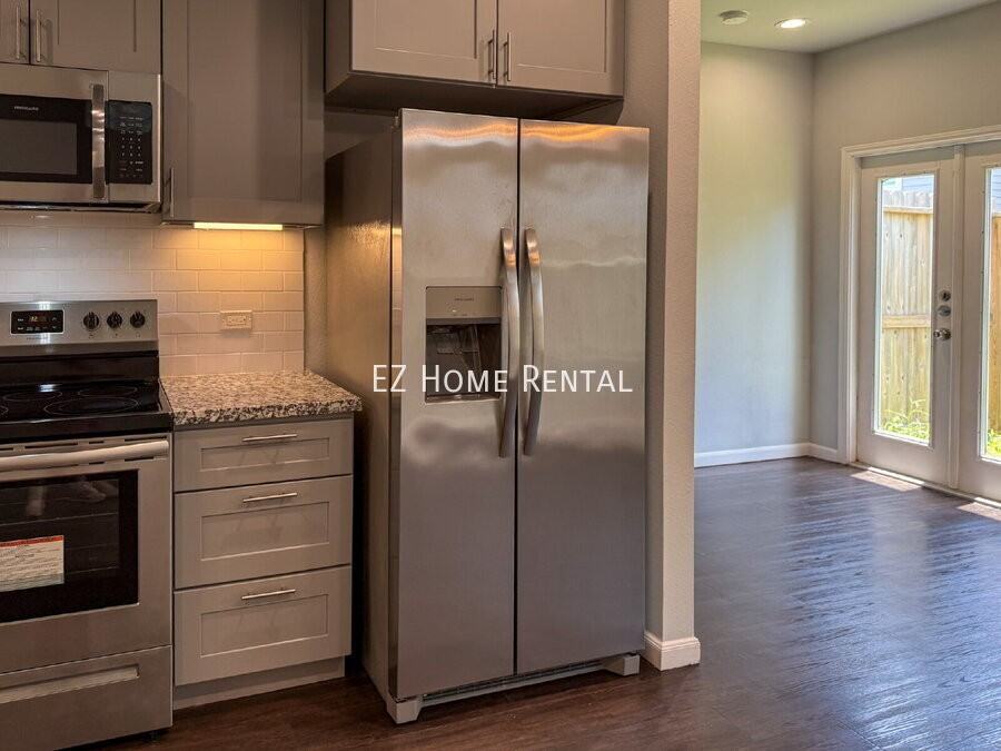 4939 Ambient Dr - Photo 4 of 24