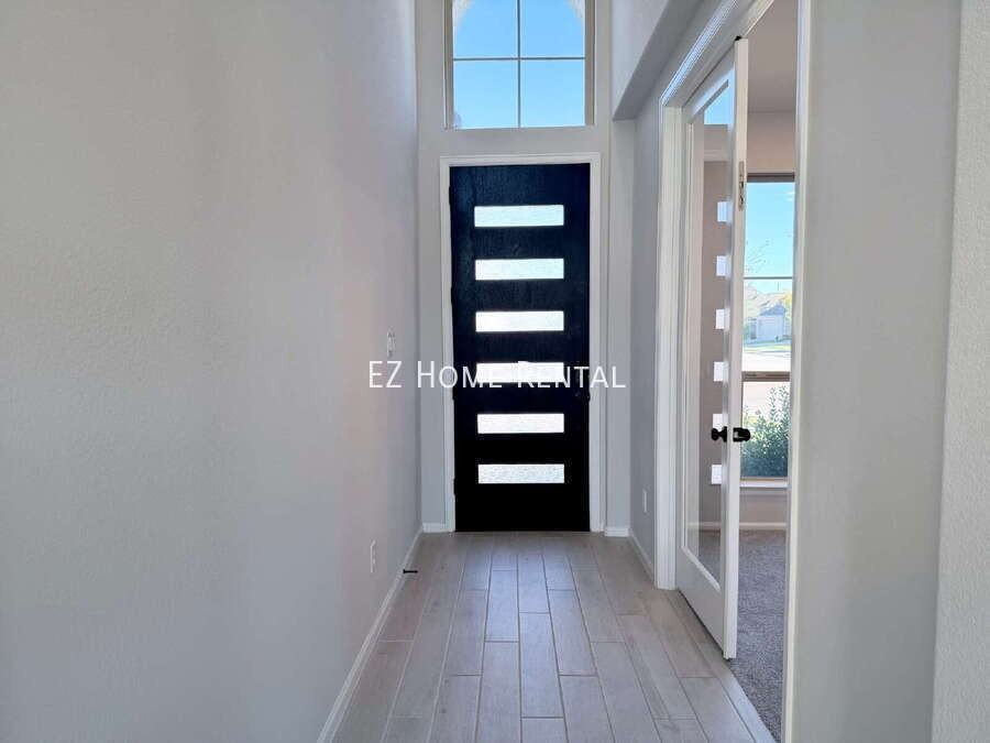 10503 Shinning Dawn Way - Photo 4 of 40