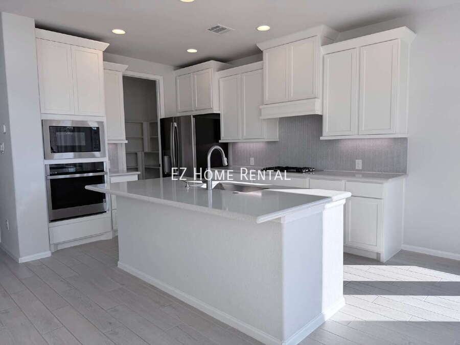 10503 Shinning Dawn Way - Photo 5 of 40