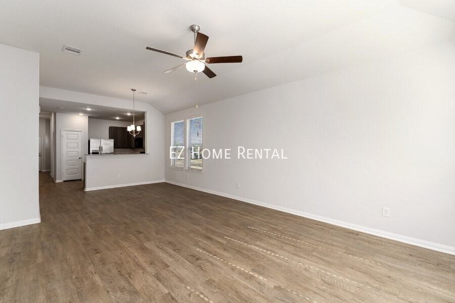 25587 Blossom Ct - Photo 4 of 28